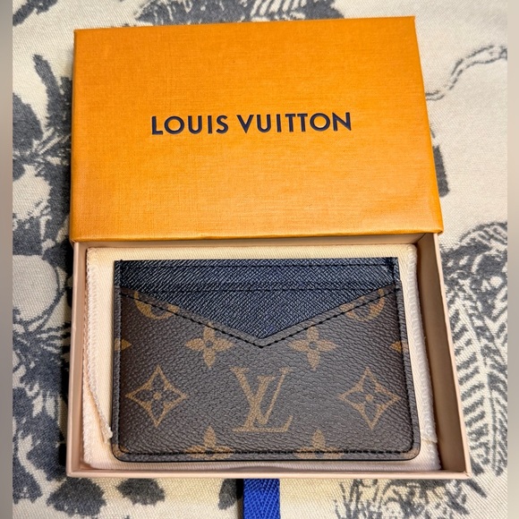 New Louis Vuitton Black and Brown Monogram Card Holder